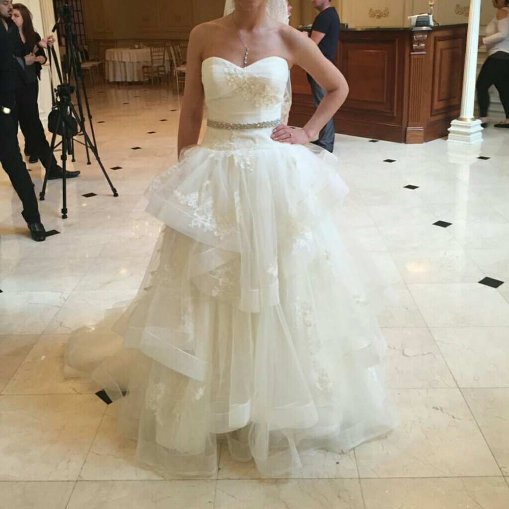 Vera Wang White Strapless Tulle Wedding Dress VW351197